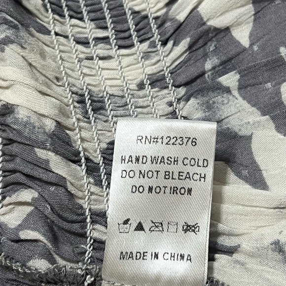 Mustard Seed LILITH SQUARE NECK Gray and Cream Smocked Ruffled Blouse NWT Sz Lg - Picture 7 of 9